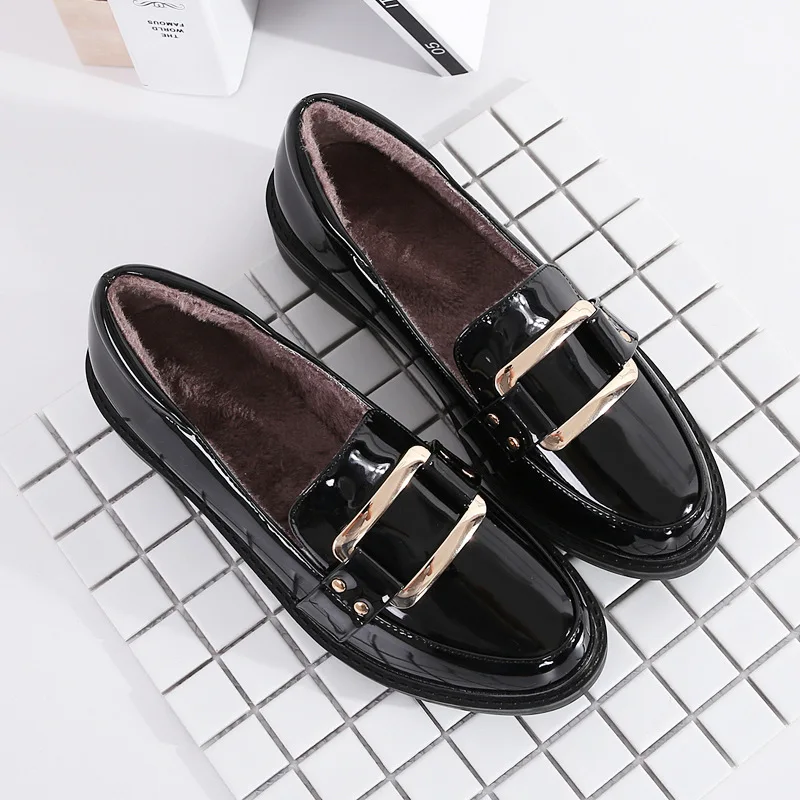 black with plush Блестящие Эспадрильи с пряжкой; европейский бренд; женские ботинки-оксфорды; зимняя кожаная обувь на плоской подошве; женские офисные мокасины на толстой мягкой подошве - Цвет: black with plush