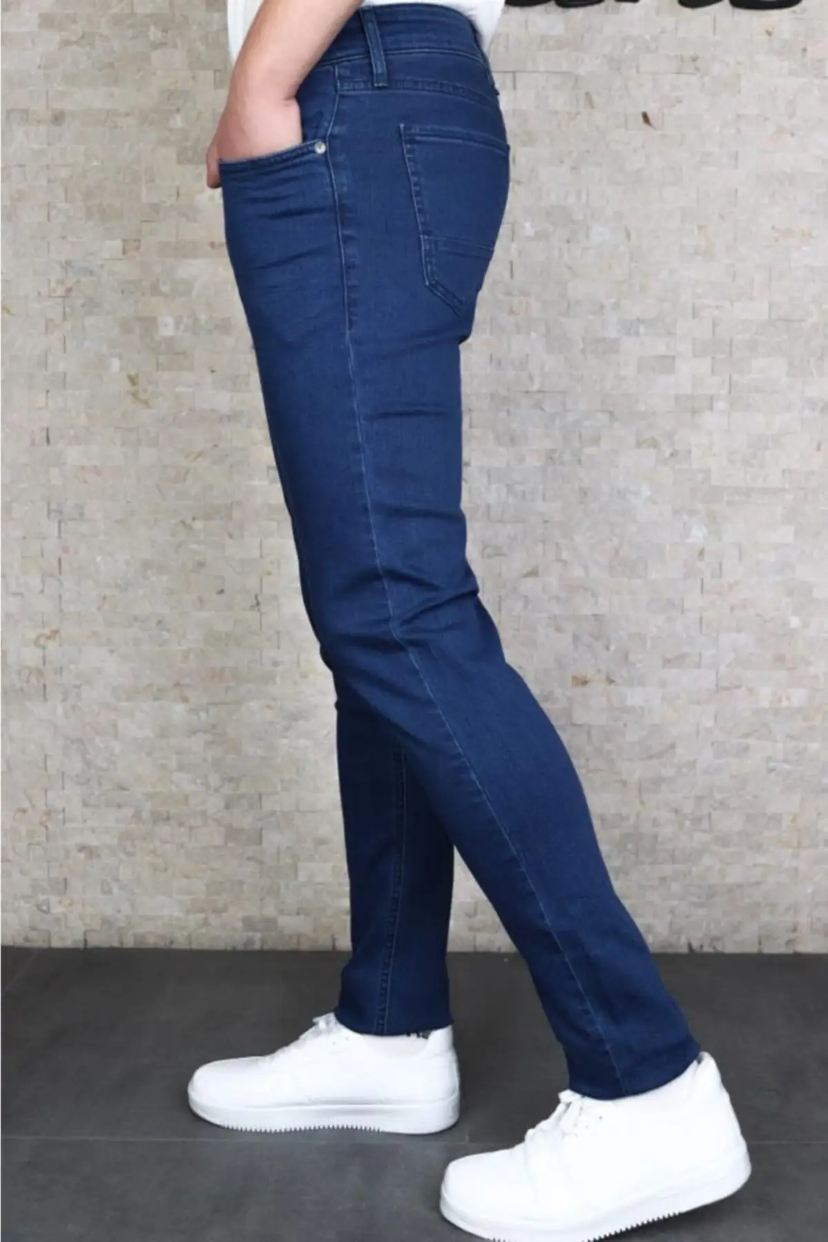 Celana Jeans Slim Fit Biru Navy Pria 