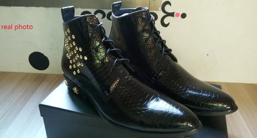 Европейский стиль; высококачественные ботинки в байкерском стиле из змеиной кожи; Мужская обувь; острые заклепки; ботильоны на шнуровке