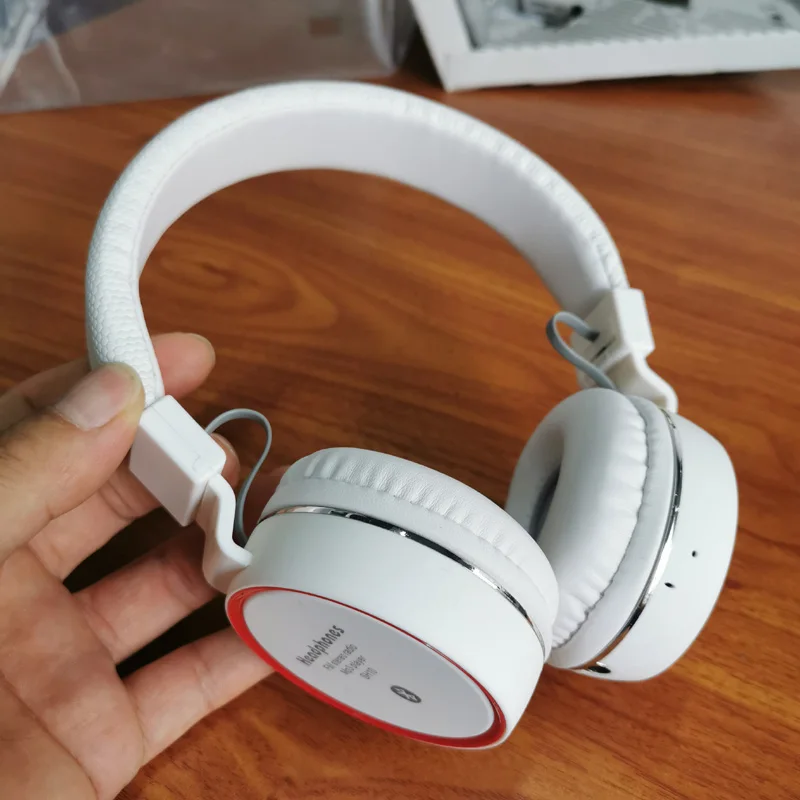 Новые Накладные наушники, складные Hi-Fi стерео Встроенный микрофон и проводной режим наушников FM слот для карт Поддержка музыкального проигрывателя