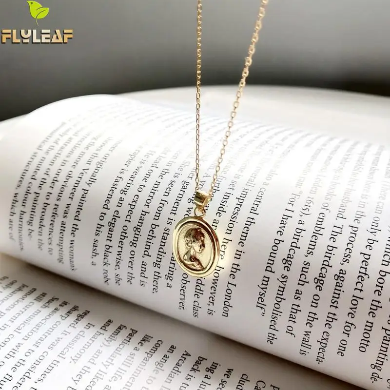 

Flyleaf Round Embossed Portrait Gold Necklaces & Pendants Real 925 Sterling Silver Necklace For Women Fine Jewelry Light Luxury