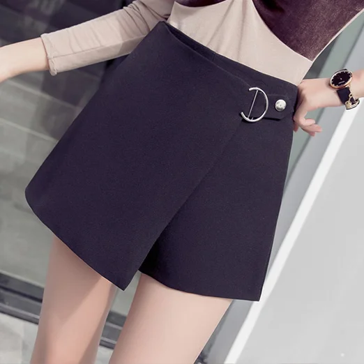 Женские офисные шорты с высокой талией элегантные черные и белые на молнии