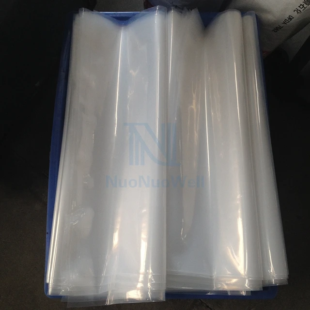 Sűrűsítse 0,08 Mm 1M Szélesség Pe Műanyag Esőálló Talajtakaró Üvegházhatású Fóliát Zamatos Növények Fedik Át Az Átlátszó Termikus Membránt