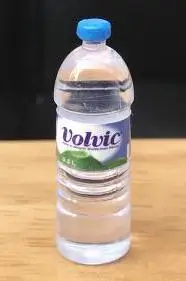1/6 миниатюрный кукольный домик, бутылка воды, модель, кофейная чашка, напитки, мини игра, кухня для Барби, Blyth, кукла, еда, игрушка, аксессуары - Цвет: 2 bottle of water