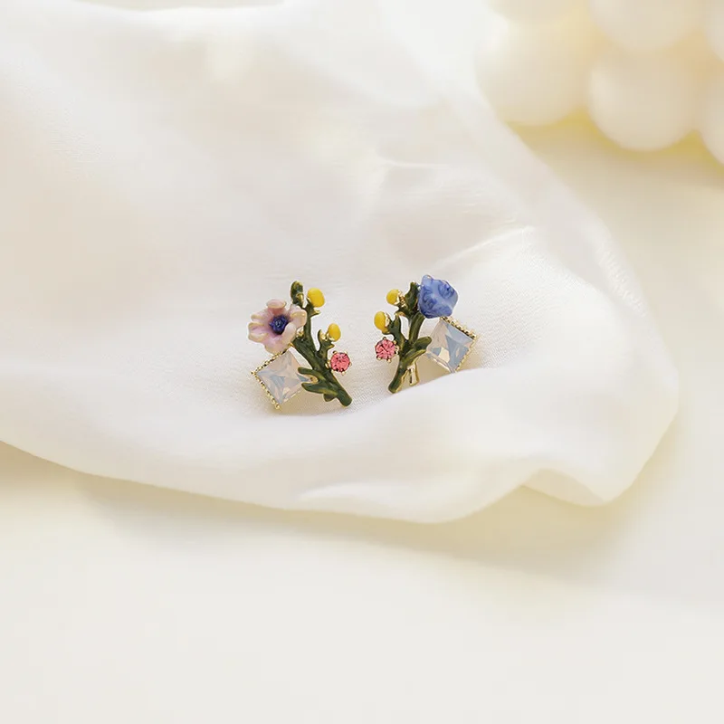 Retro Colorful Enamel Flower Earrings 2020 Vintage Gold Color Alloy Multi Flowers Glass Small Stud Earrings Statement Jewelry