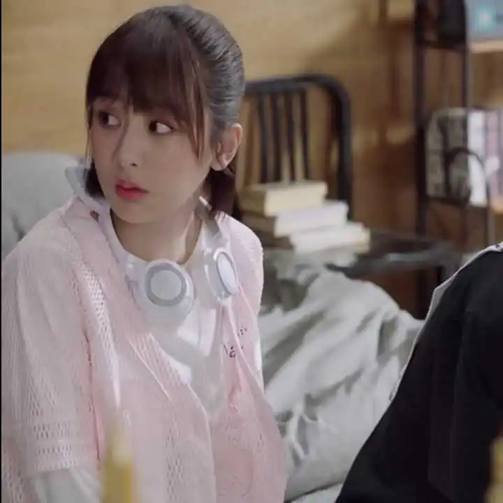 

Dear Love of Yang Zi Tong Years Celebrity Style White Lace Sleeve Shirt + Pink Hollow out wang shan Coat Tops