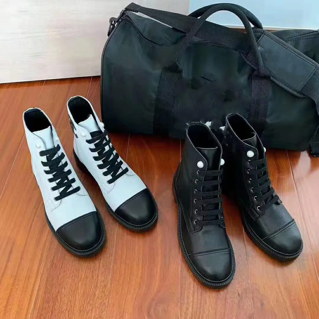 

Womens Pearl Autumn Winter Simple High-end Quality Leather Feel The Inside Lining Is Made of Sheepskin Fine Workmanship Boots