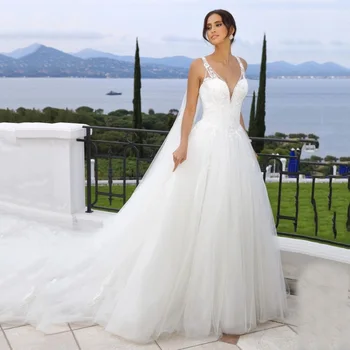 

Sexy V Neck Boho Beach Wedding Dress Appliques Lace Vintage Princess Wedding Gown Tulle Floor Length Simple Bride Dress 2019