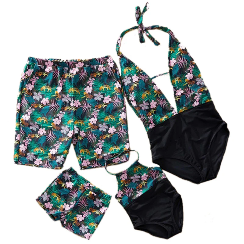 

2020 New Summer Family Look Matching Swimsuit Flower Print Mother Daughter Swimsuit Men Boys Beach Shorts Family Matching Clothe