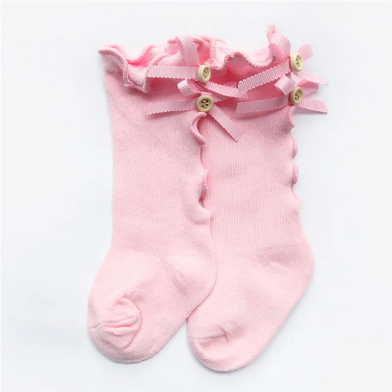 Детские гольфы для маленьких девочек; мягкие вечерние носки принцессы с бантом и пуговицами; однотонные хлопковые розовые и белые носки - Цвет: Розовый