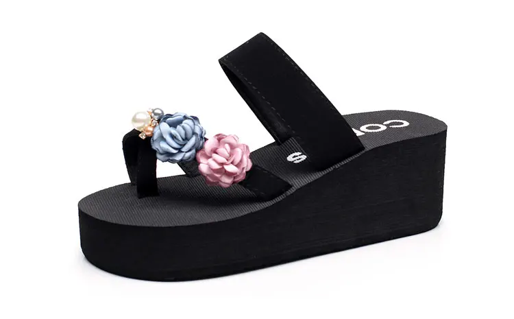 

2020 fashion wild Korean version of the new thick-soled sandals flowers beach sandals and slippers women summer fashion wear fli