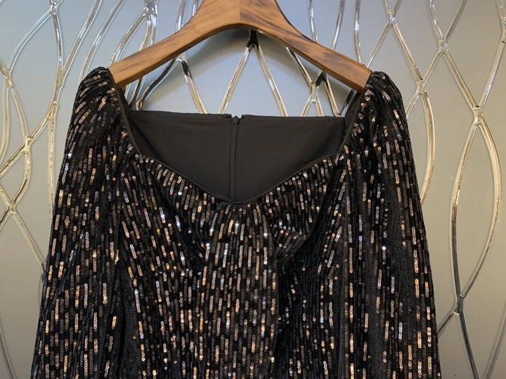 Новинка года; сезон осень; широкая горловина; блестящая трикотажная куртка с длинными рукавами; 903