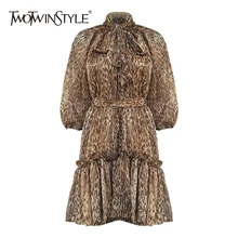 TWOTWINSTYLE, леопардовое платье для женщин, стоячий воротник, пышные рукава, высокая талия, винтажные женские платья с оборками,, осенняя мода, новинка