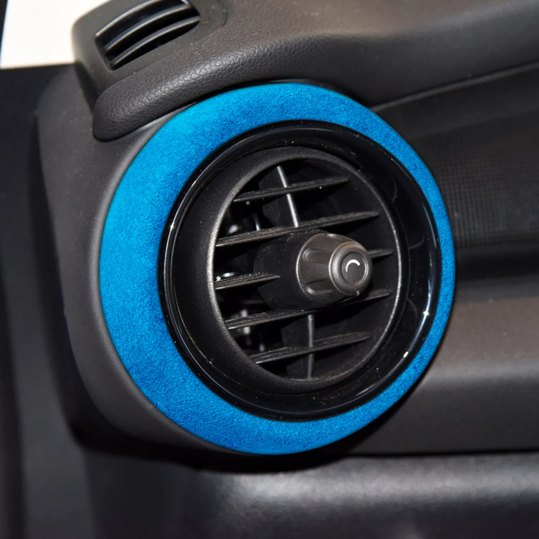 

Замшевая оболочка для BMW mini F56, 2 двери, F55, 4 двери, декоративные кольца для выхода воздуха, наклейки, аксессуары для модификации автомобиля, 2 шт.