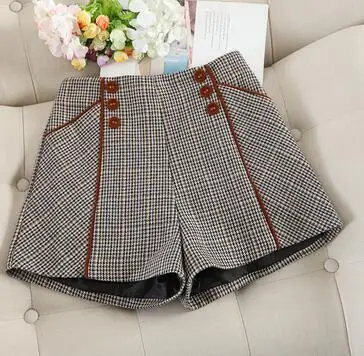Хаки Woolen shorts female autumn and winter new high waist wide leg pants retro plaid line short pants outside wearing boots pants - Цвет: Хаки