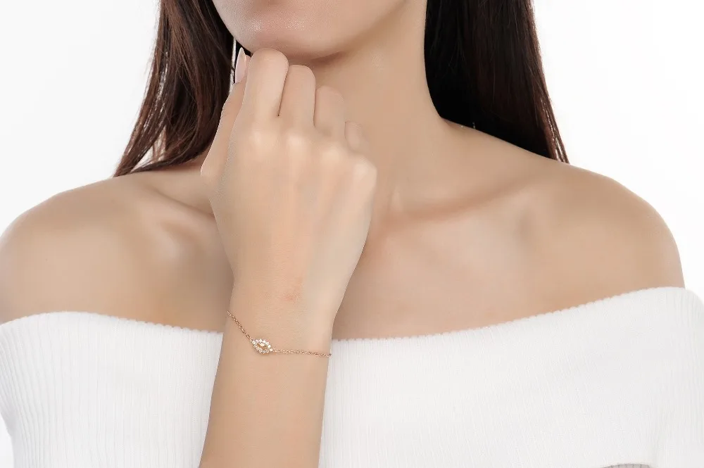 9594384210_336575208