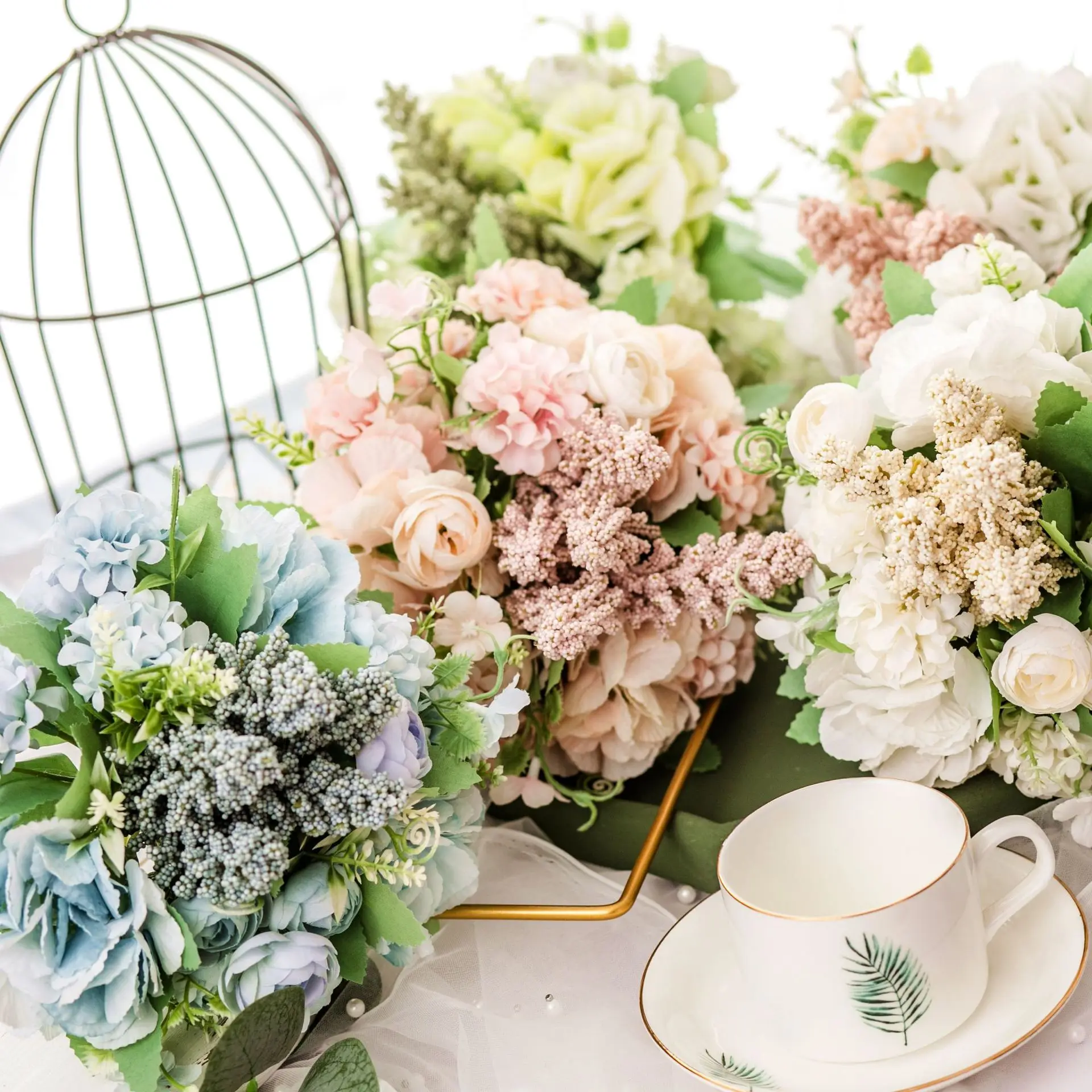 Nordic Artificial Flower Rose Holding Wedding Bouquet Silk Flower for Home Party Table Decoration Fall Decorations Fake Flower