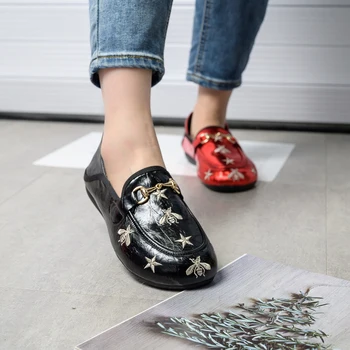 

Fashion luxury brand shoes women 2020 designers flat shoes Soft women's loafers patent leather boat shoes bee shoes slip on