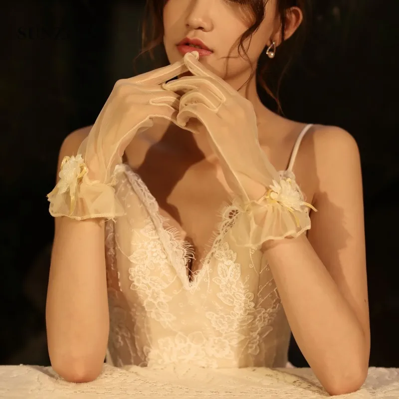 conew_1. gloves  (1)