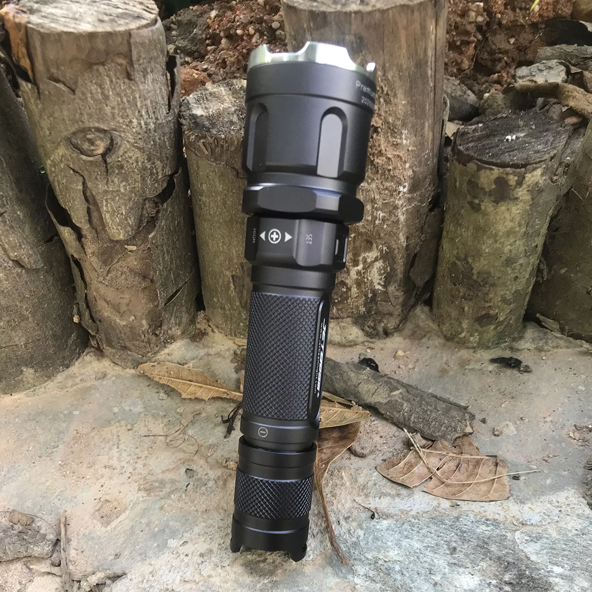 US $50.96 JETBEAM 3M IIIM PRO CREE XPL LED Flashlight 1100 Lumens Efficient Circuit Alloy Reflector Tactical Outdoor Hunting LED Lantern