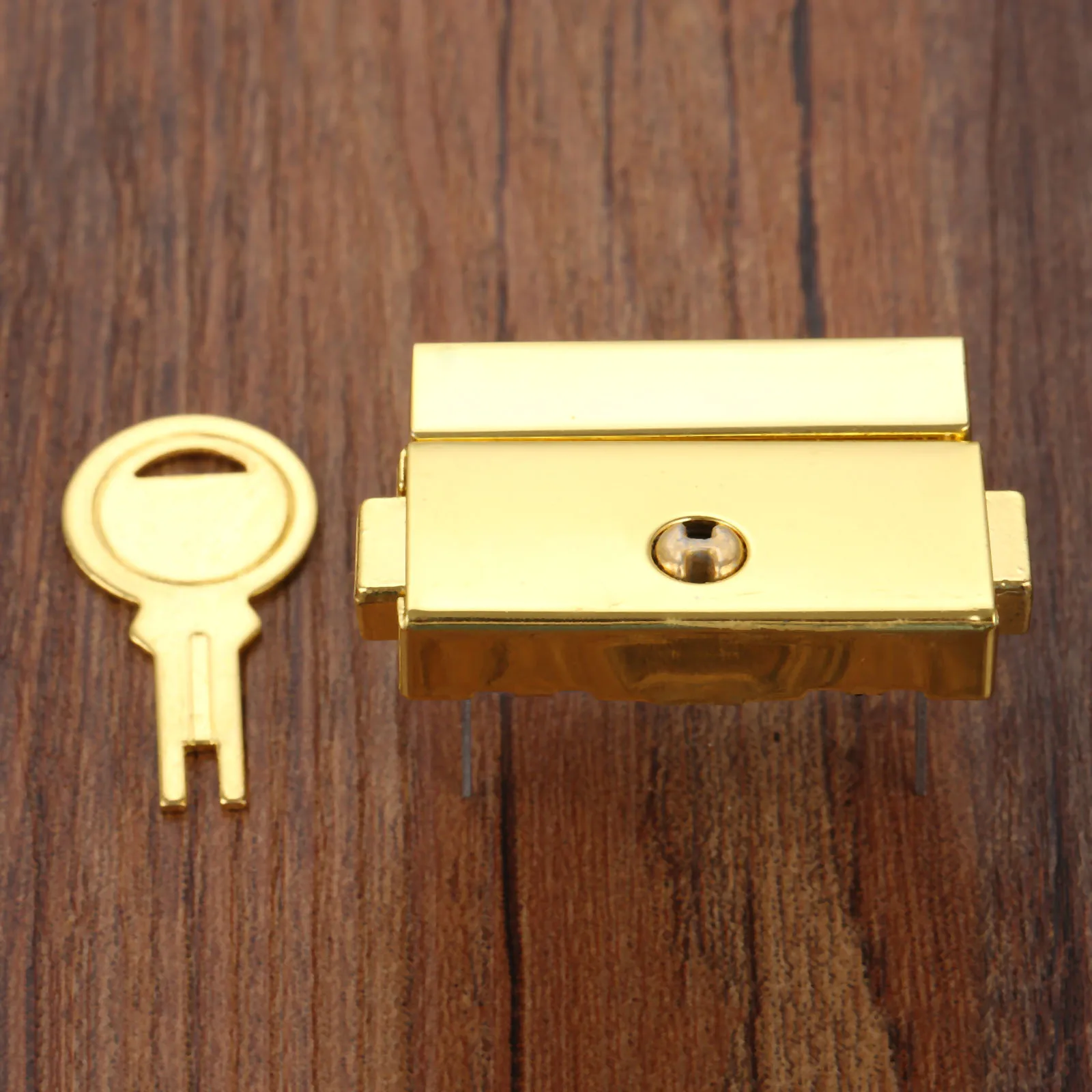 DRELD 33*25mm Box Hasps Alloy Lock Toggle Catch Latches for Jewelry Suitcase Buckle Clip Clasp Vintage Gold Furniture Hardware