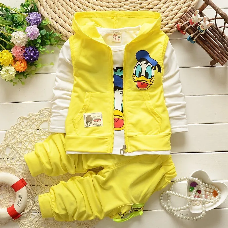 Одежда для маленьких мальчиков одежда с Микки Даком для маленьких мальчиков и девочек 2 лет детский спортивный костюм детские наряды для Дня благодарения комплекты из 3 предметов с жилетом с капюшоном - Цвет: Yellow