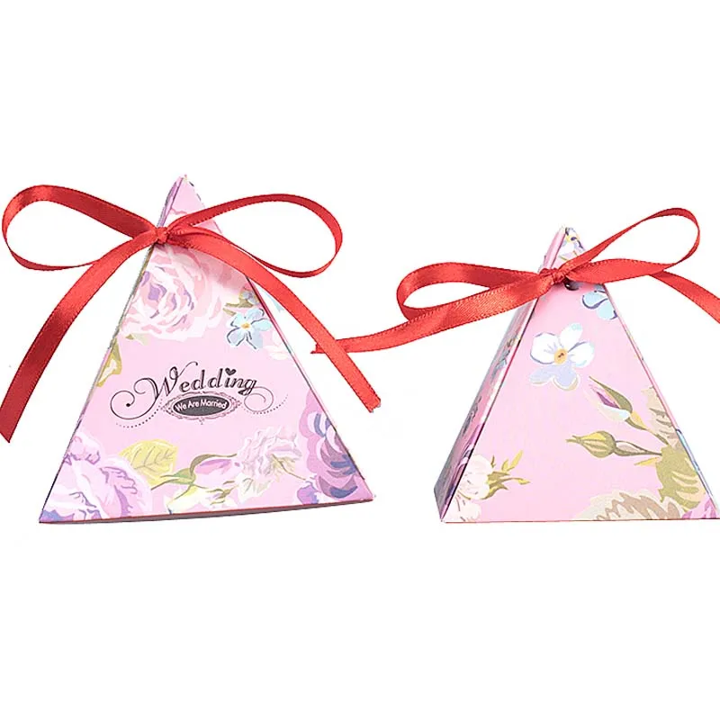 

50 Pcs Floral Flower Printed Gift Box Hollow HeartTriangular Pyramid Wedding Favors Candy Boxes Party Favors Giveaways Box