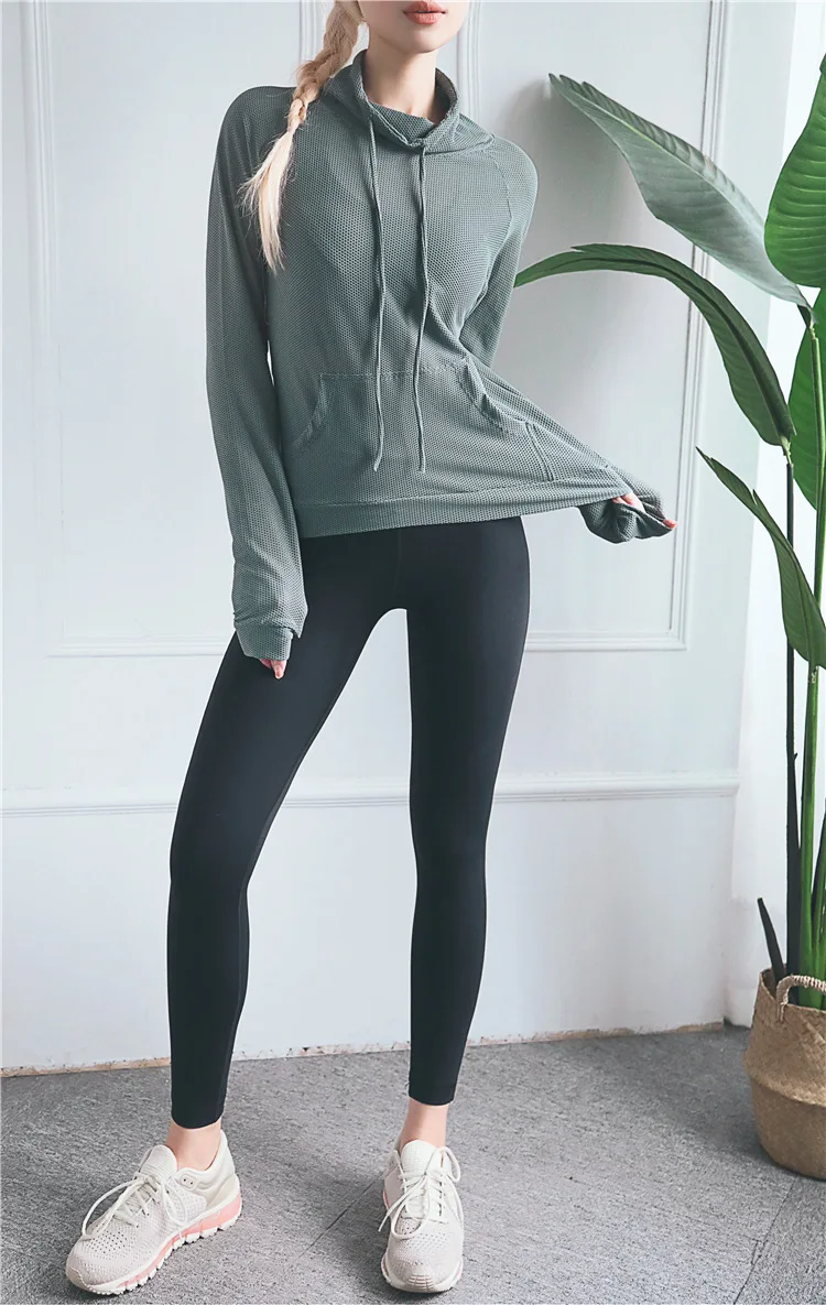 11931336521_864375488