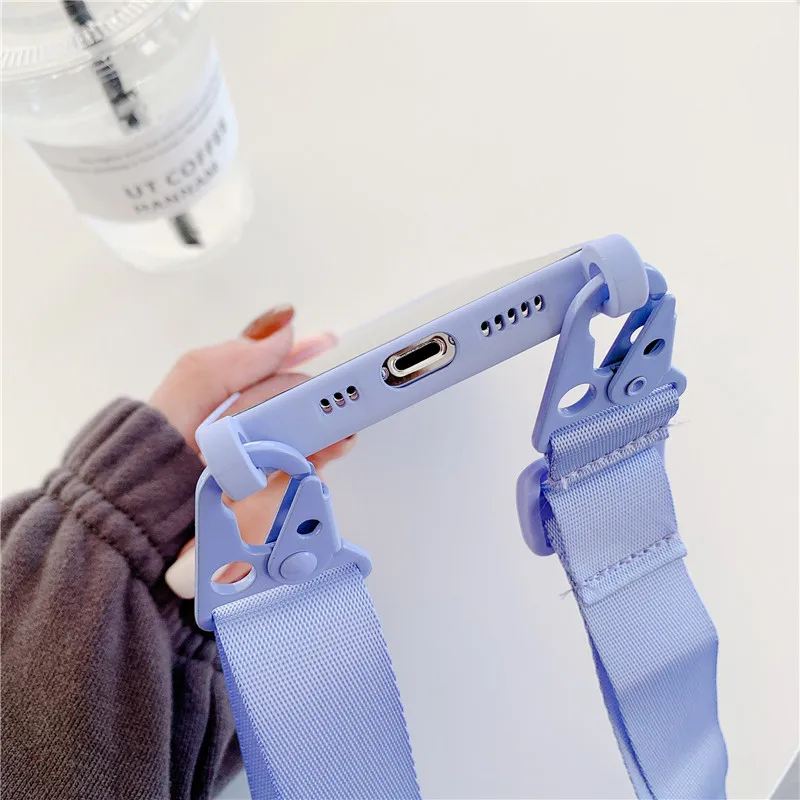 ZhinkArts - Catena per cellulare compatibile con iPhone 13 Pro – Custodia per cellulare da appendere – Custodia con nastro/cordino – Necklace – Silicone – Blu