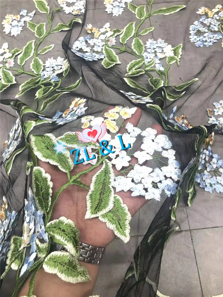 Exquisite floral embroidery Nigeria lace French mesh gauze African lace fabric suitable for high-end clothing dress skirt fabric