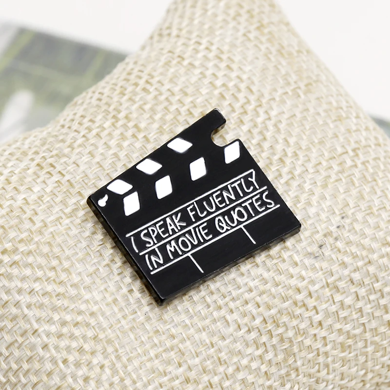 

2019 Fashion Jewelry Pins Brooches Movie Clapper Brooch Enamel Lapel Pin Badges Backpack Accessories Lovers Jewelry Gift