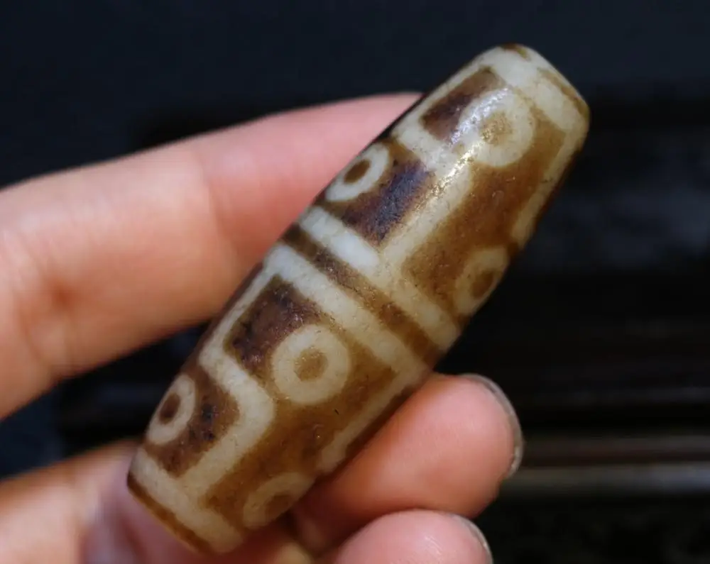 

Treasure Magic Power Tibetan old Agate 12 Eye Master Symbol Big Drum dZi Bead Amulet Pendant Talisman Timestown UPD22