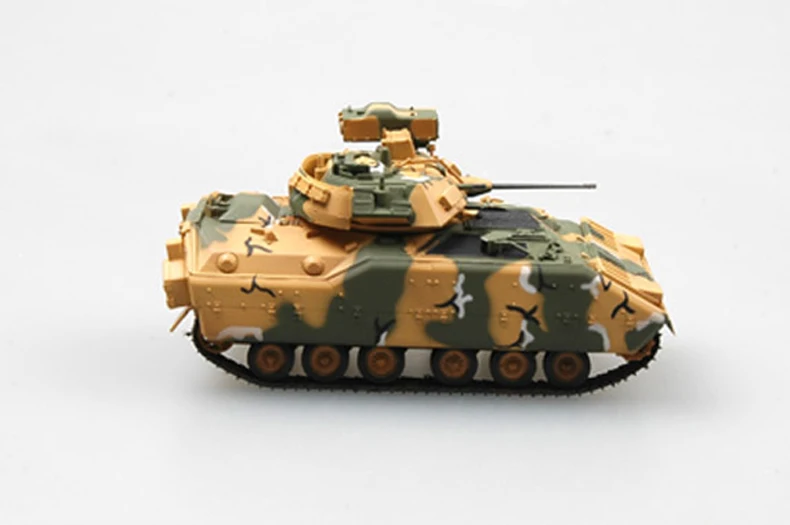 Трубач 1: 72 M2 Боевая машина пехоты 35052 готовой продукции модель
