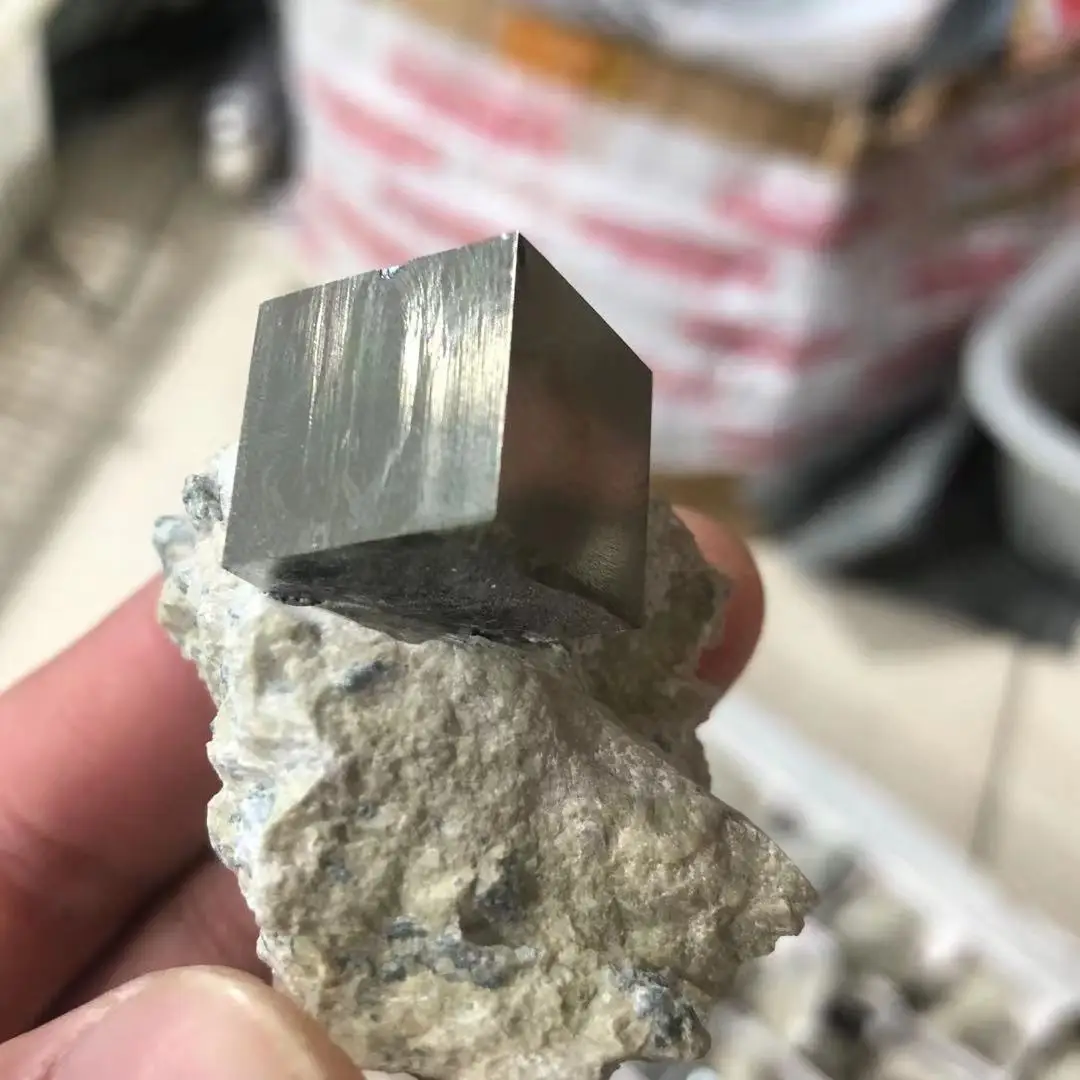 Natural pyrite ore mineral crystal stone mineral iron square quartz teaching specimen gem jewelry pyrite DIY jewelry 2