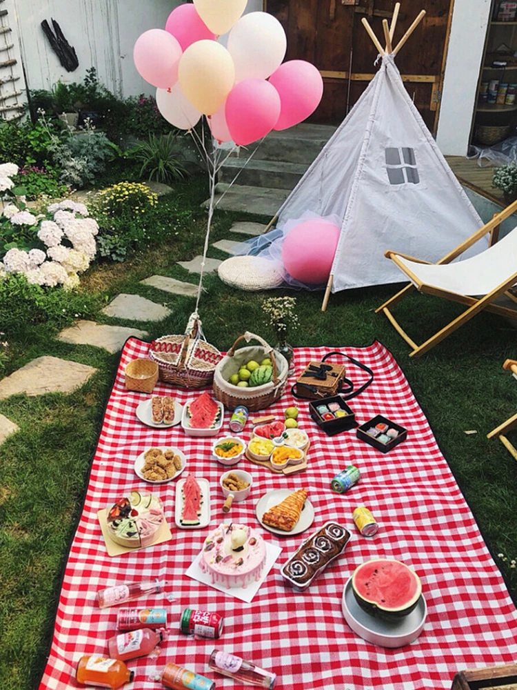 Folding lattice Picnic Blanket Mat Waterproof Extra Large Handy Mat Outdoor Thick Sandproof Blanket for Family Friend