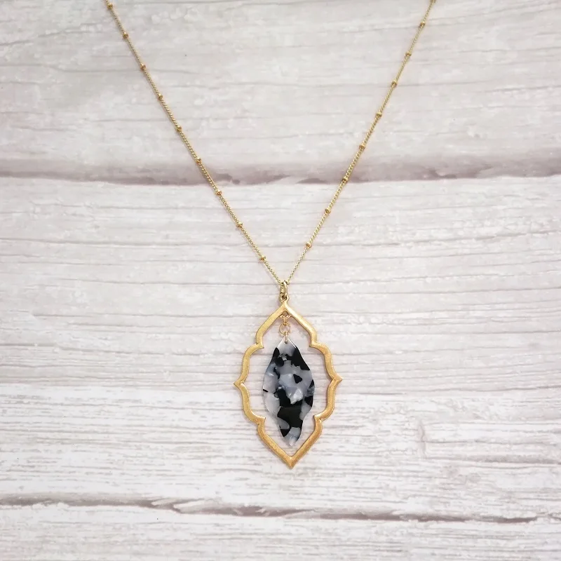 ZWPON Boho Style Cut Out Resin Acrylic Pendant Necklaces for Woman Morocco Geometric Frame Dangle Necklace Best Fashion Jewelry - Image 4