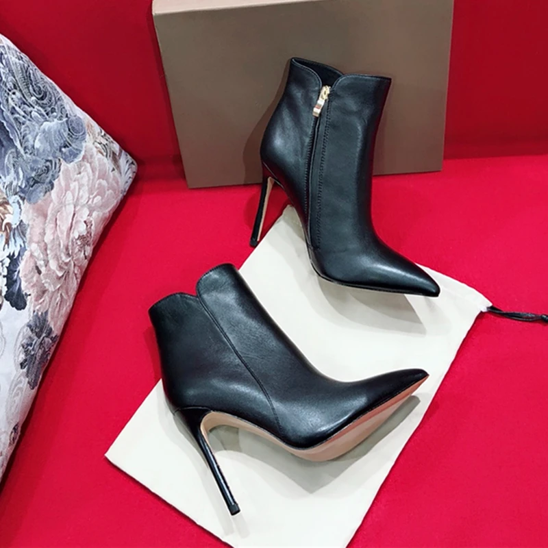 

Sexy Stiletto High Heels Women Ankle Boots New Black White Genuine Leather Pointed Chelsea Boots Runway Party Dress Shoes Woman