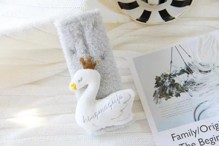 INS New Products Swan Home Series Crown Little Swan Pillow Pendant Tissue Dispenser Decoration Cushion Wholesale