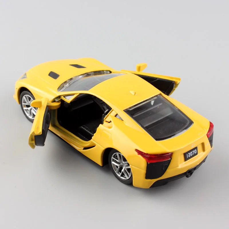 1/36 весы Малый automax Toyota lexus LFA спортивный автомобиль литые автомобили миниатюрный металлический оттягивающаяся назад модель игрушки Дети Мальчики Подарки