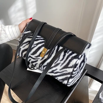 

Sense of Quality Niche Large Capacity Small Bag New Fashion Fashion Popular All-match Shoulder Messenger Bag Women VELOUR Single