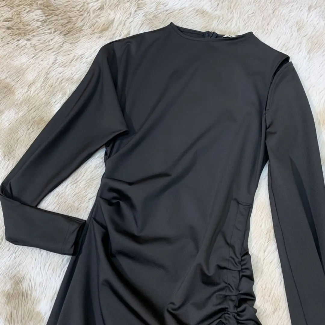 new ladies fashion long-sleeved round neck creased slim dress 1009