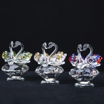 

H&D Crystal Swan Figurine Souvenir Collection Diamond Shape Base Wedding Favors Paperweight Xmas Gift Crafts Home Office Decor