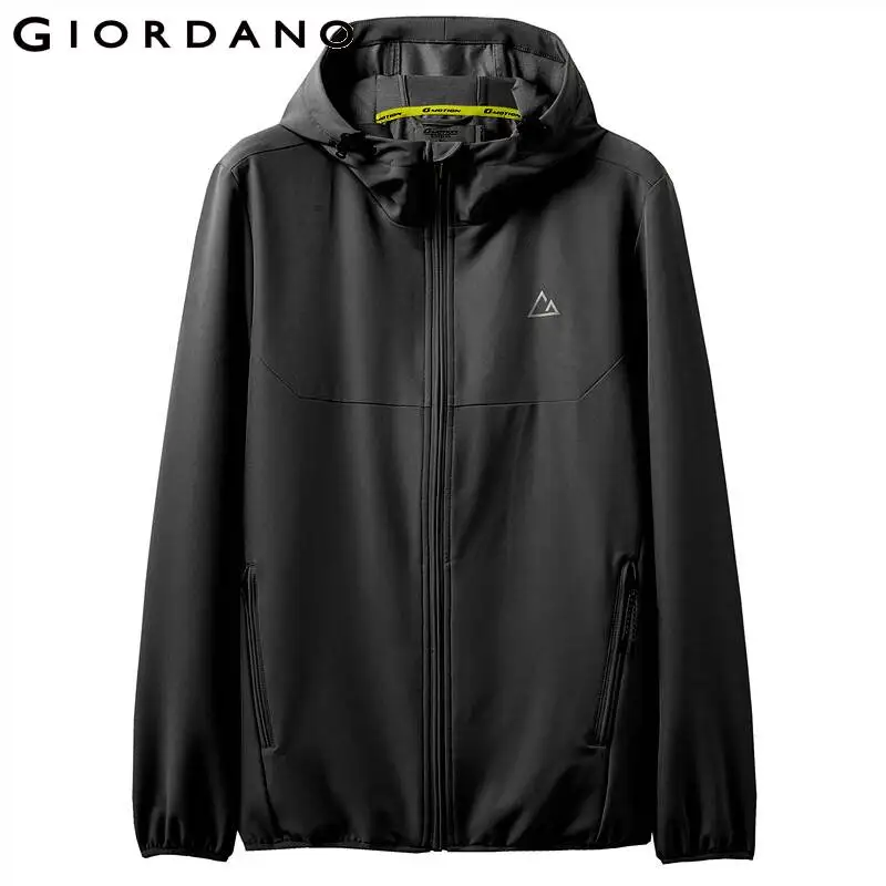 Giordano мужская ветровка с капюшоном g-motion,с небольшой вышивкой на груди, данная модель имеет несколько цветовых решений