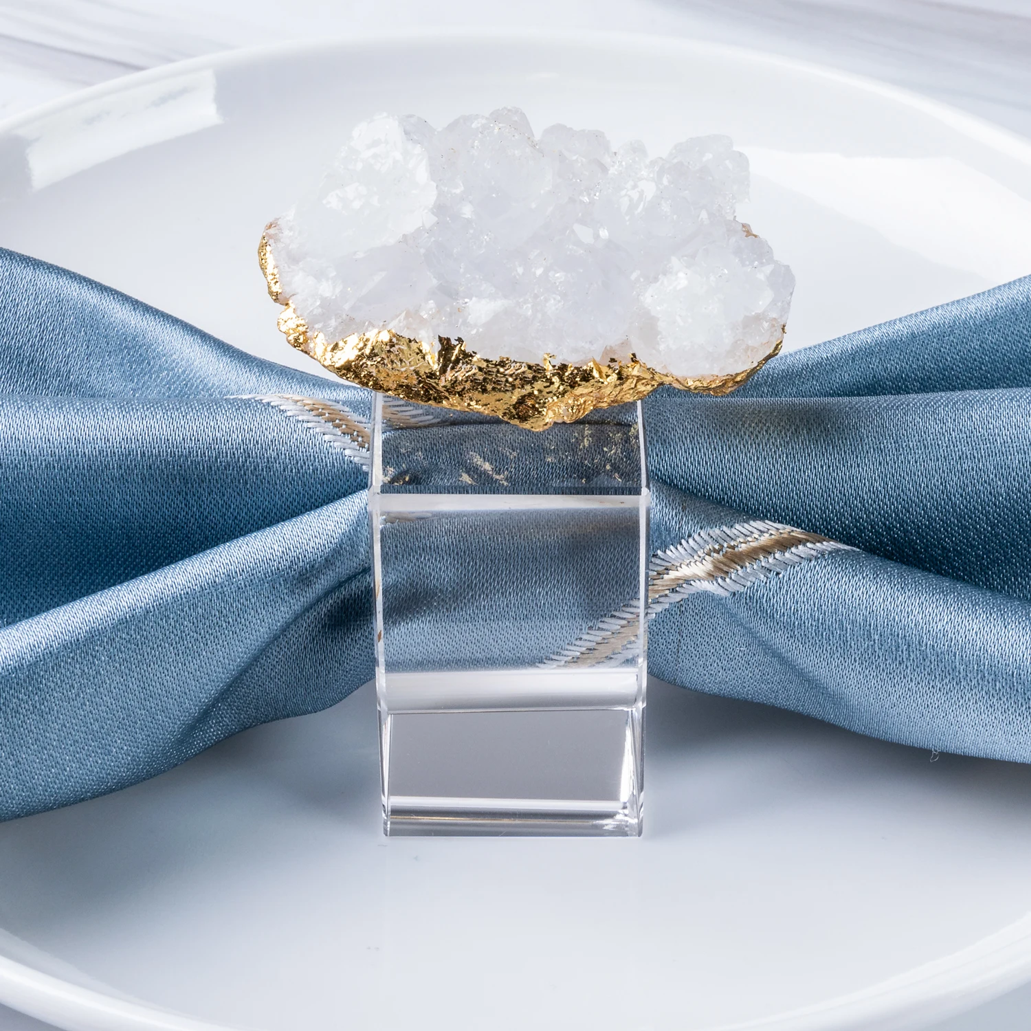

4PCS Luxury Wedding Napkin Rings Crystal Napkin Holder Ring Amethyst Cluster Agate for Wedding Party Christmas Napkin Decoration