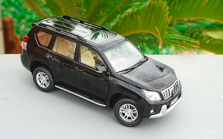 Оригинальная Авторизованная аутентичная модель автомобиля SUV Toyota Land Cruiser Prado 1/18, черная металлическая классическая модель в подарок