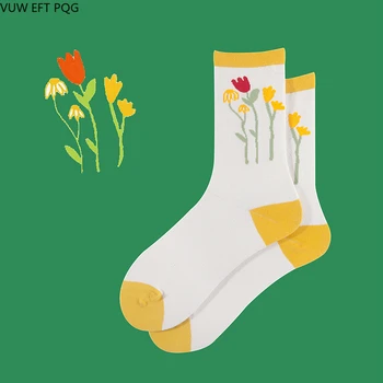 

Ins Harajuku retro Japanese cartoon illustration small flower socks men and women in the tube tide socks