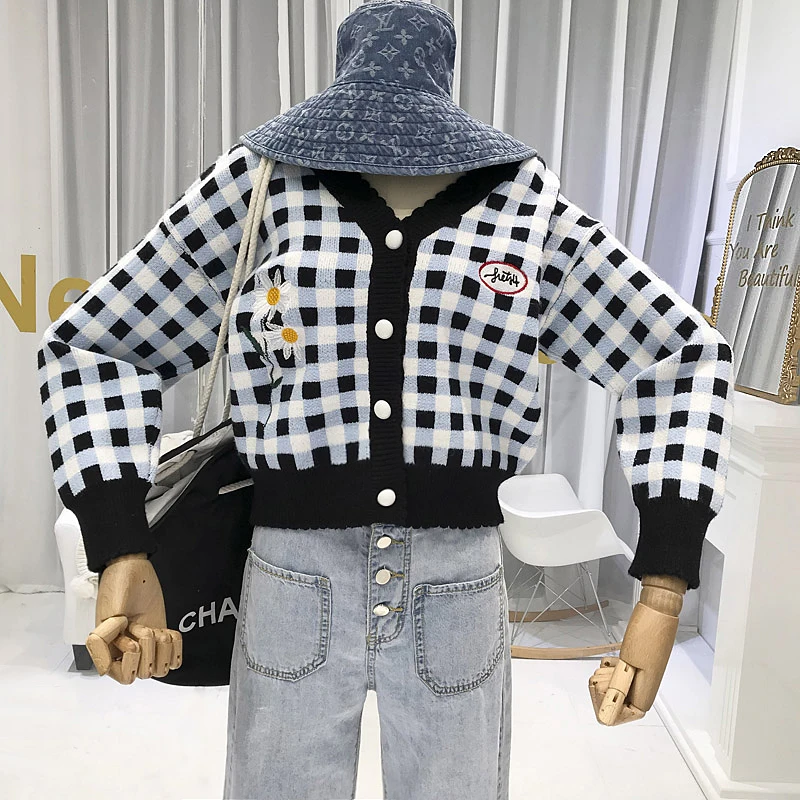 

New Embroidered Floral Autumn Jacket Blue Checked V-collar Embroidered Loose-fitting Cardigan Long-sleeved Sweater