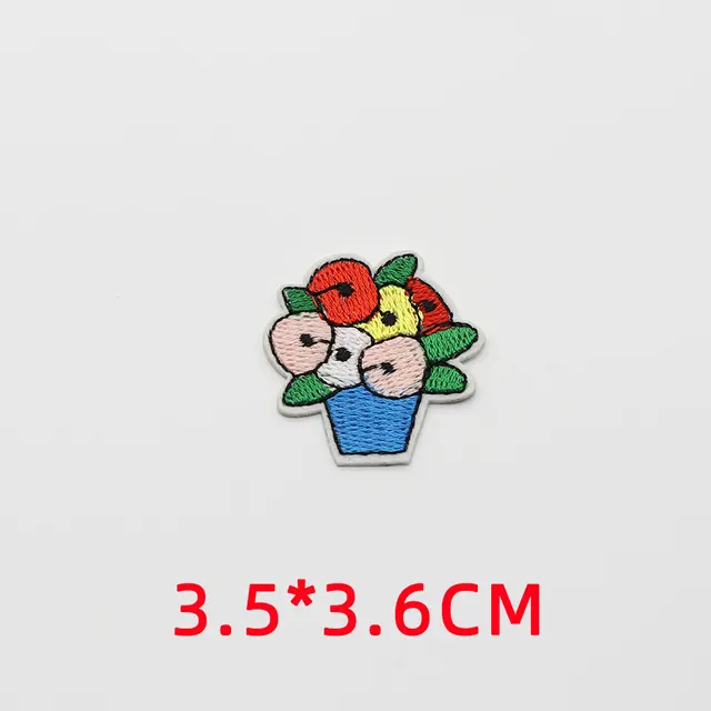 Alien Clothing Patch Embroidery Cloth Stick DIY Sewing Accessories Robot Badge Clothing Decal Decoration Iron Patch DY0522-13