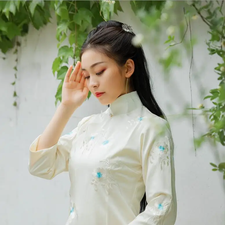 Erhu guzheng народная музыка представление Элегантный случайный Аутентичные традиционные студенты учителя Старый Шанхай стиль мая 4th молодежи