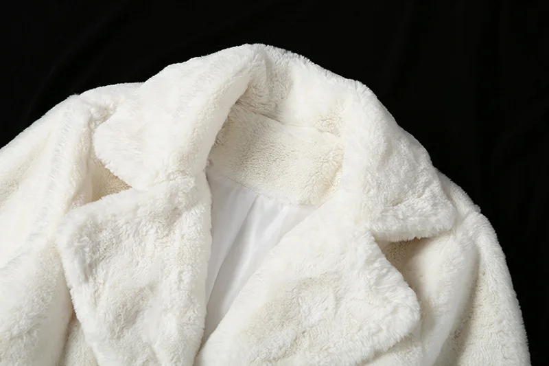 12529142343_1505273828